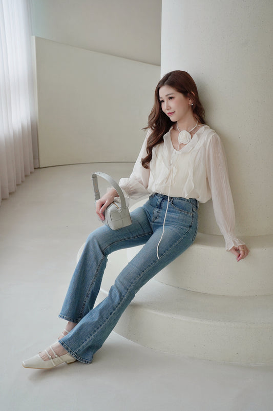 Timeless Flared Jeans