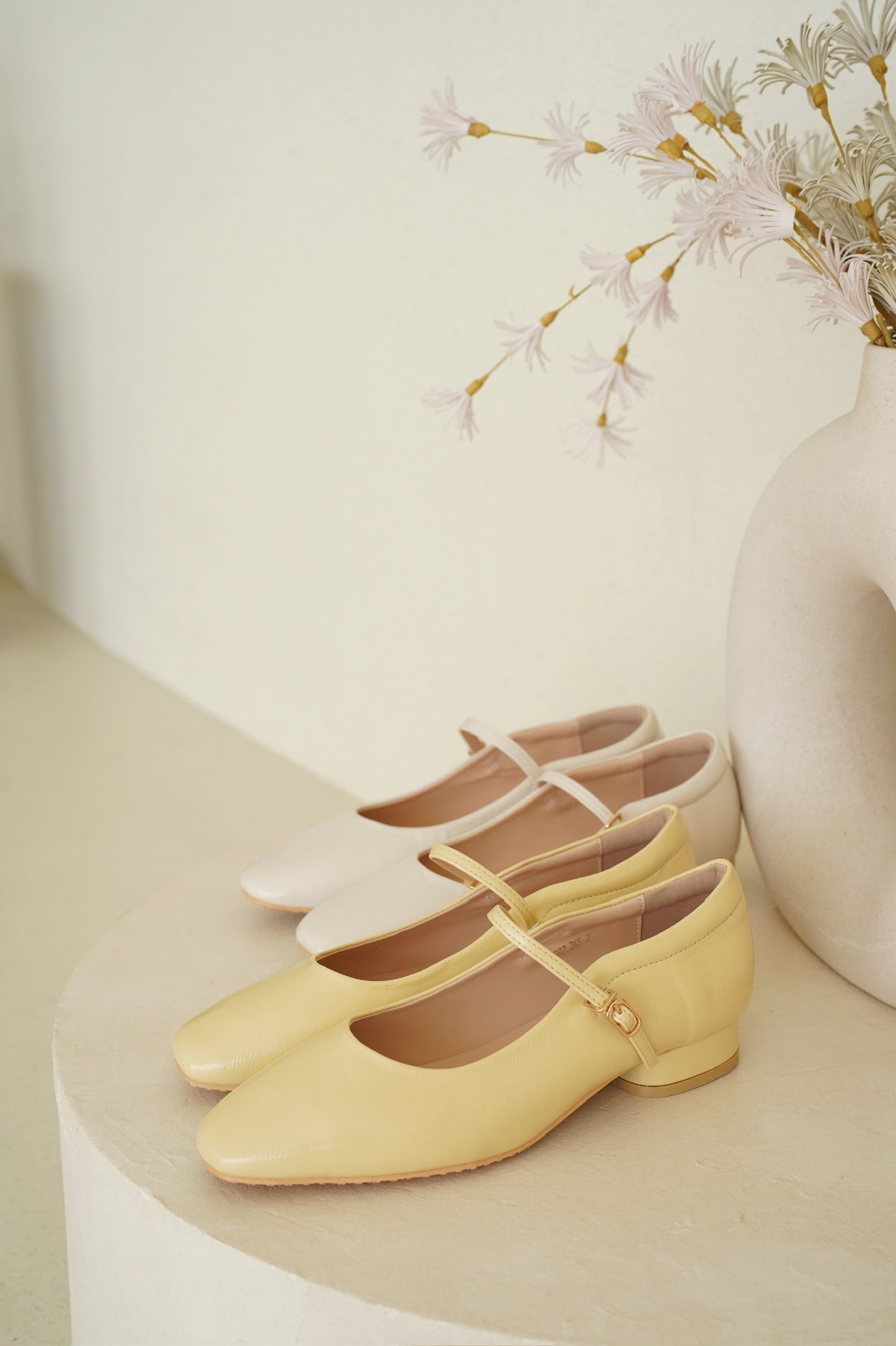 The Pure Spring Low-heels