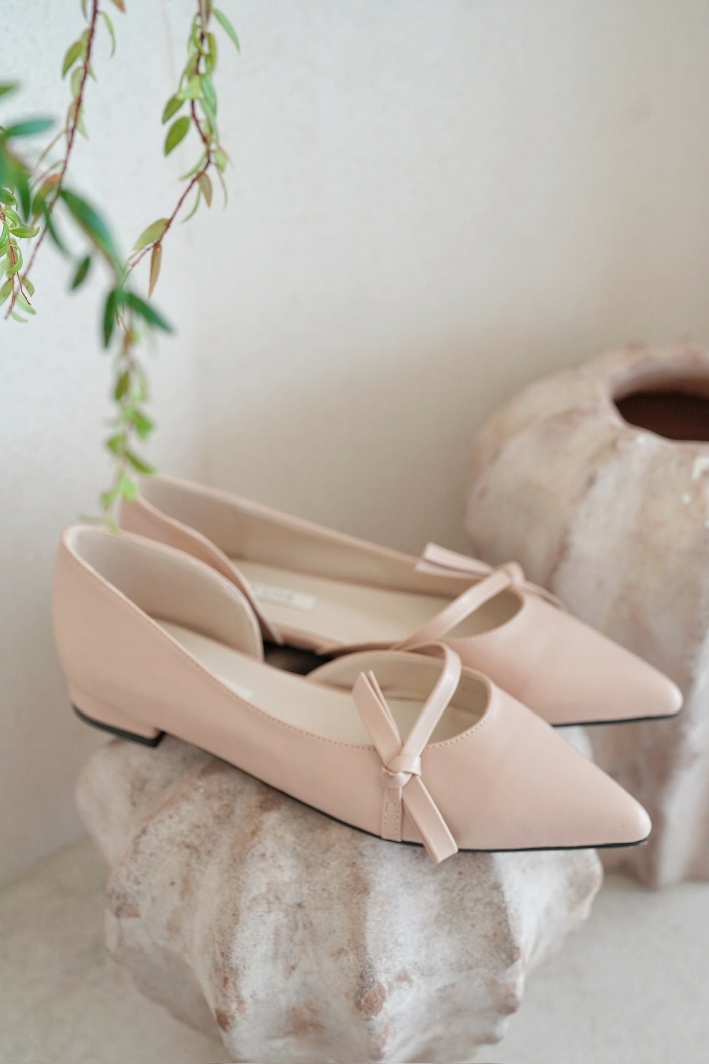 The Ribbon Low-Heels