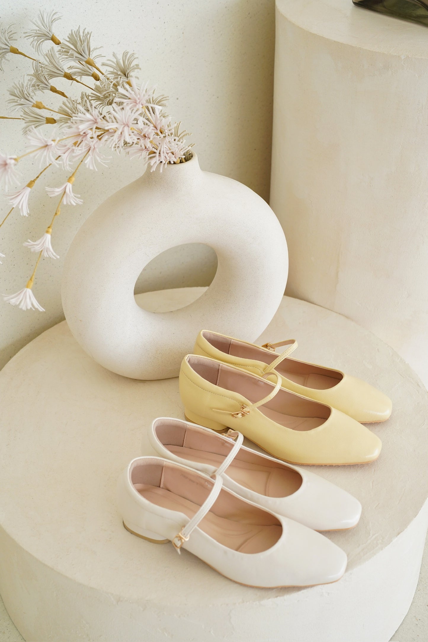 The Pure Spring Low-heels