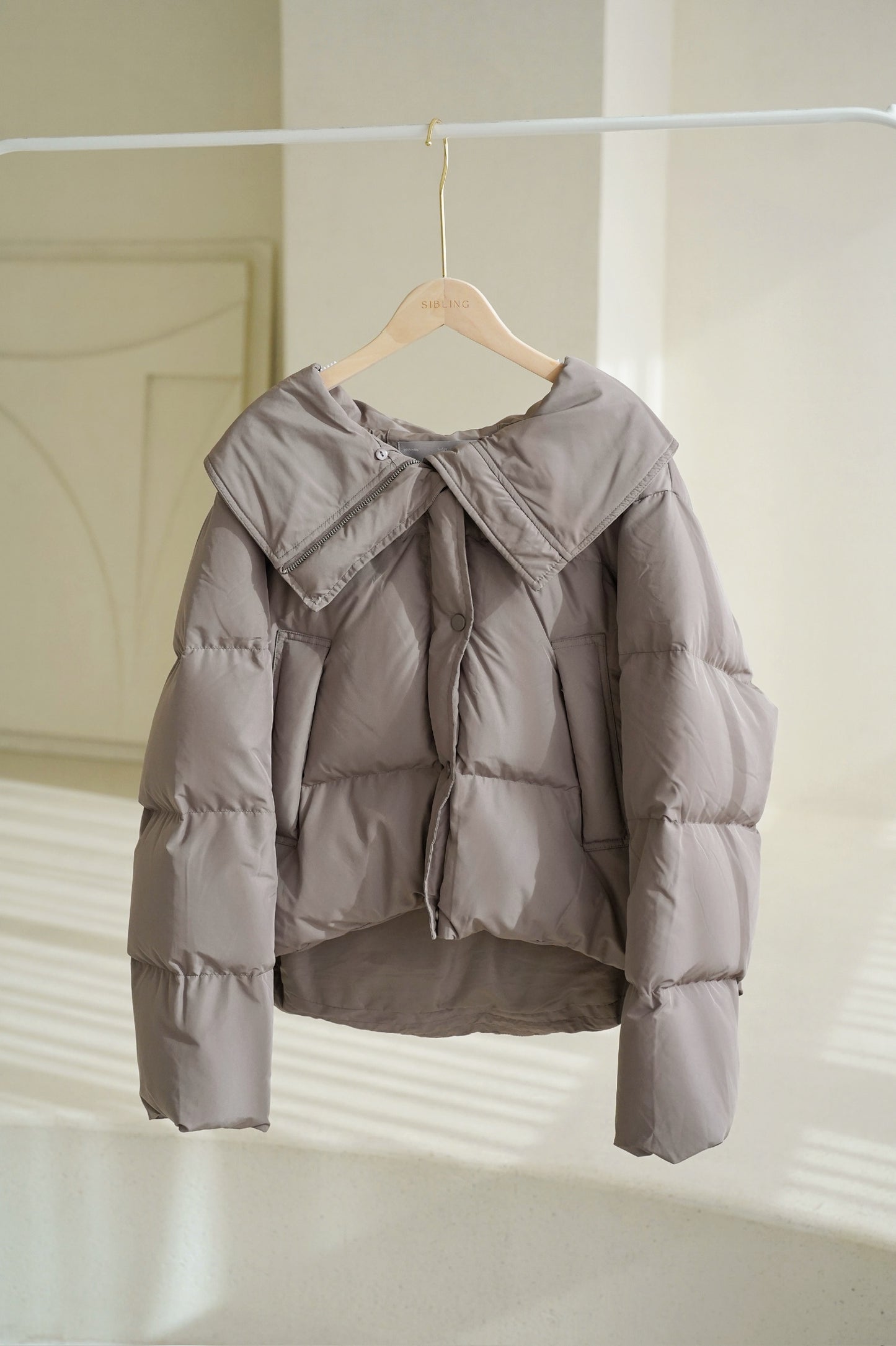 Classic Goose Down Jacket (Detachable Fur）