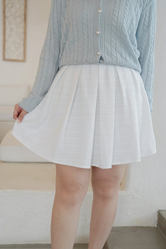 The Pure White Skirt